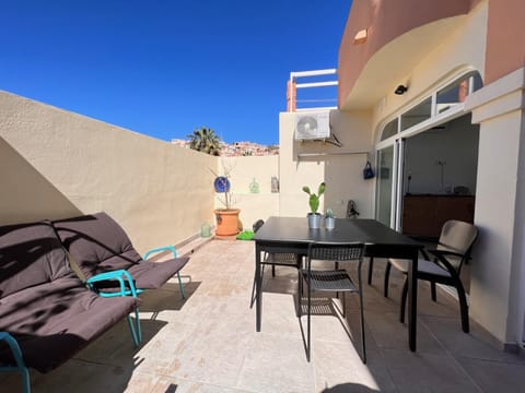 Patio, Day, Balcony/Terrace, Seating area, Dining area, sunbed