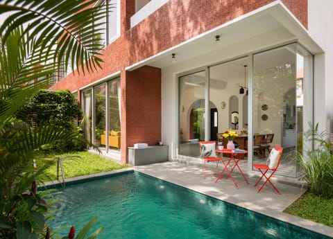 Property building, Swimming pool, Swimming pool