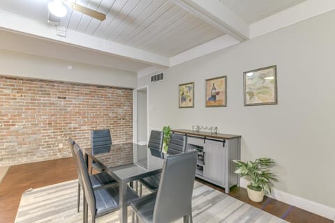 Steps to Sea! Family-Friendly Galveston Getaway Apartment in Galveston Island