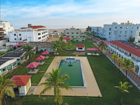 Property building, Day, Natural landscape, Bird's eye view, Garden, Beach, Beach, Evening entertainment, City view, Pool view, Swimming pool
