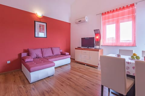 NICE AND NEW Apartment in Fažana