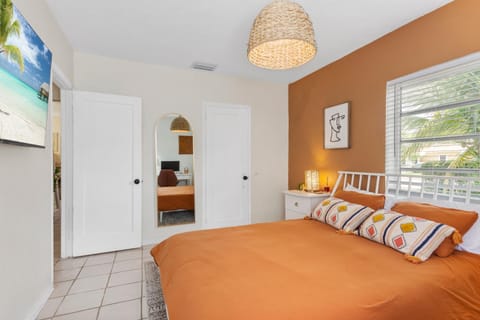 3BR Boho Style Home w Private yard & Firepit House in Miami Shores