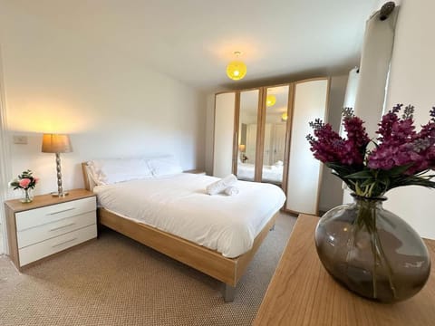 Aidan House by Blue Skies Stays House in Middlesbrough