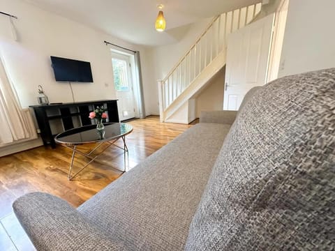 Aidan House by Blue Skies Stays House in Middlesbrough