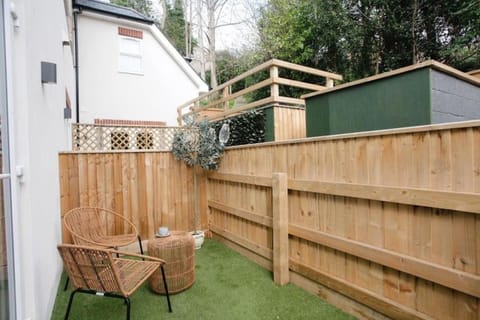 Patio, Garden, Balcony/Terrace