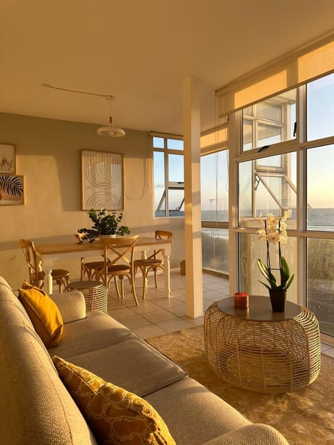 Seating area, Dining area, Sea view, Sunrise, Sunset