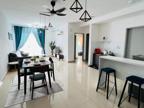 Coffee/tea facilities, Living room, Dining area