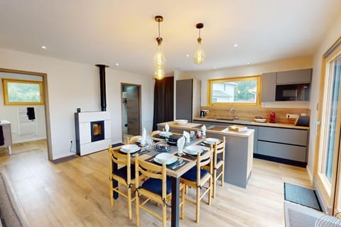 Kitchen or kitchenette, Living room, Seating area, Dining area, dishwasher, minibar, pet friendly, stove