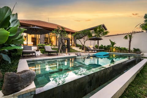 Property building, Pool view, Swimming pool, sunbed