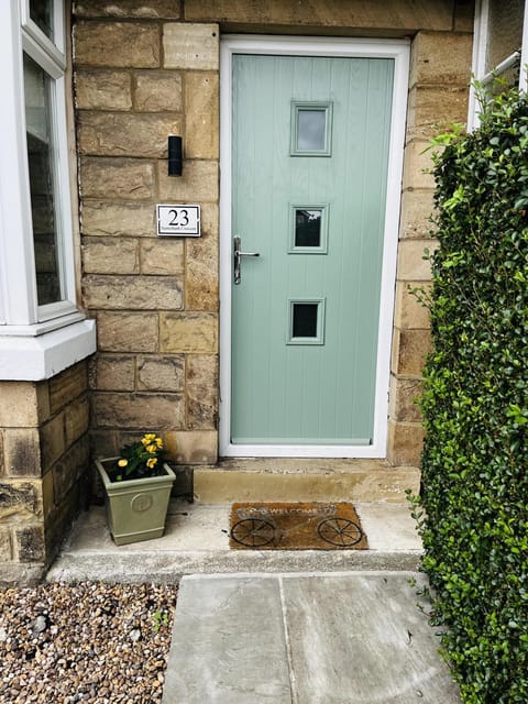 Facade/entrance, Day