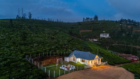 Property building, Natural landscape, Garden, Mountain view