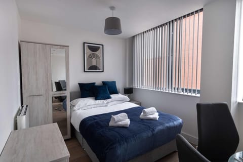 Stay Zeni, Alexandra Rise Manchester Smart Studio Apartment in Stretford