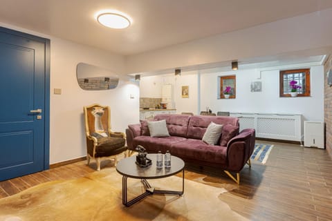 Living room, Seating area, air conditioner