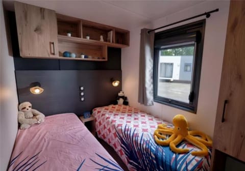 Camping de la côte des légendes Campground/ 
RV Resort in Finistere