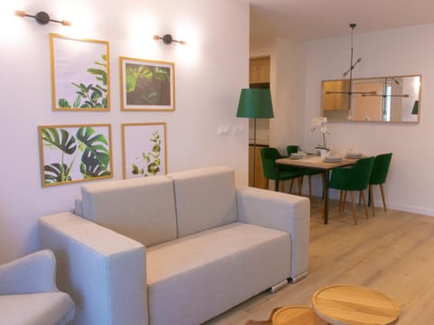 Activities, Kitchen or kitchenette, Living room, Seating area, Dining area