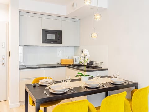 Activities, Coffee/tea facilities, Dining area, Food