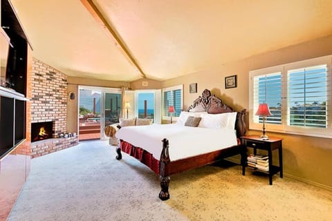 Bed, Bedroom, flat iron