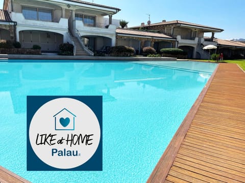 Pool view, Swimming pool, sunbed