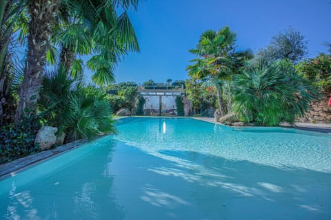 Patio, Day, Natural landscape, Garden, Swimming pool, Sunset