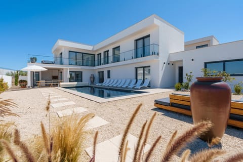 Property building, Garden, Pool view