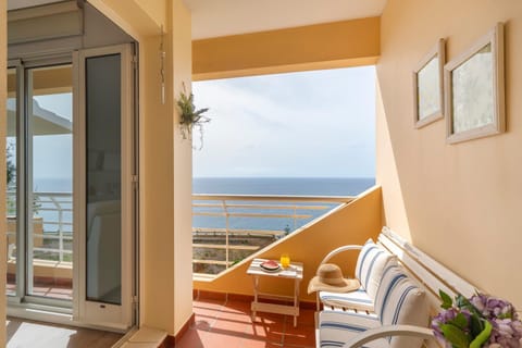 View (from property/room), Balcony/Terrace