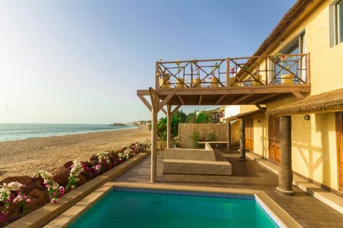 Patio, Day, Natural landscape, View (from property/room), Balcony/Terrace, Beach, Pool view, Sea view, Swimming pool, sunbed