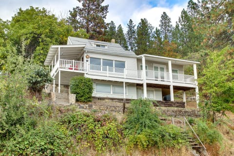 Harrison Getaway with Deck and Lake Views! House in Harrison