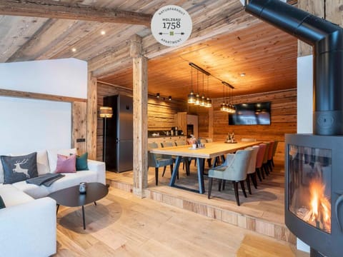 Kitchen or kitchenette, Living room, Dining area