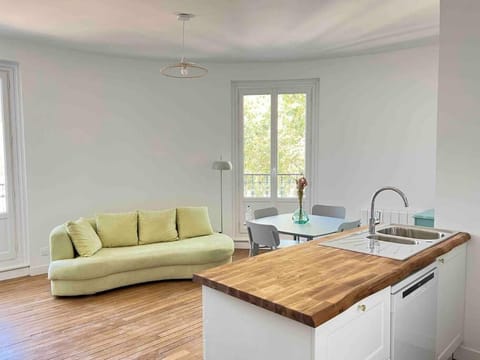 Magnifique appartement familiale 6 personnes 3 chambres et 3 salles de bain en hyper centre avec rue piétonne Parking 20m Apartment in Troyes