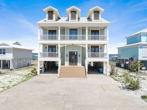 Lime In The Coconut House in West Beach