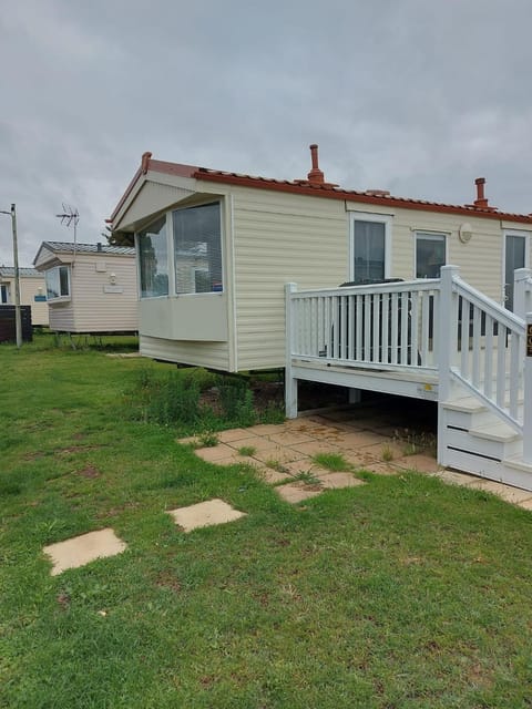 Holiday Caravan Campground/
RV Resort in Clacton-on-Sea