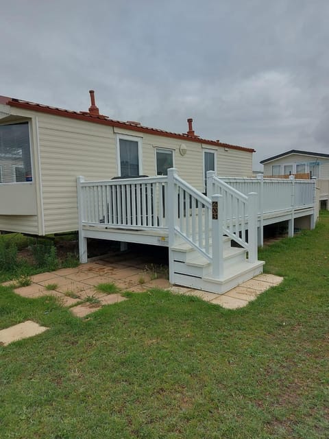 Holiday Caravan Campground/
RV Resort in Clacton-on-Sea
