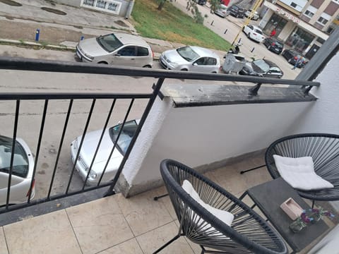 Neighbourhood, Balcony/Terrace, Parking
