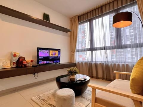 Communal lounge/ TV room, TV and multimedia, Living room, Seating area, Evening entertainment