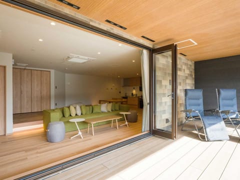 Balcony/Terrace, Living room, Photo of the whole room, Seating area, Dining area
