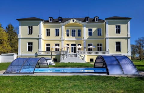 Property building, Swimming pool