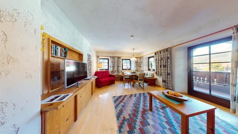 Property building, Communal lounge/ TV room, TV and multimedia, Seating area