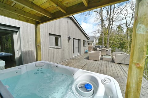 Patio, Hot Tub