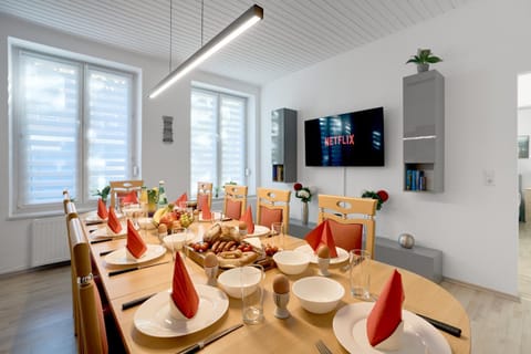 TV and multimedia, Dining area