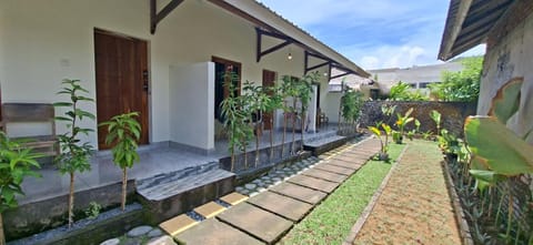 Day, Garden view