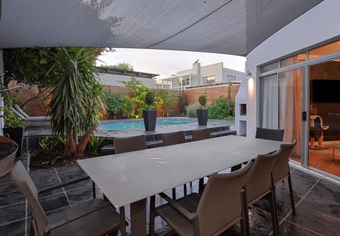 Luxury home walking distance to Blouberg beach Villa in Cape Town