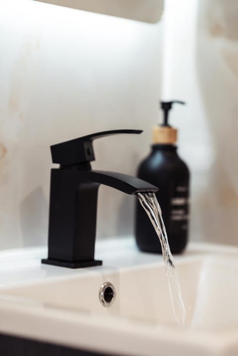 Exquisite 6 Bedroom Luxury Home Manchester House in Manchester