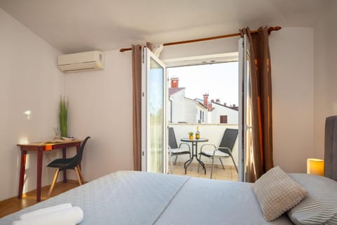 Living room, Bedroom