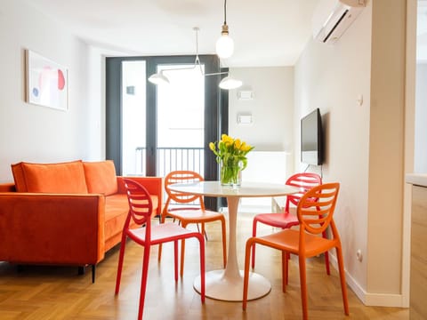 Balcony/Terrace, Living room, Seating area, Dining area