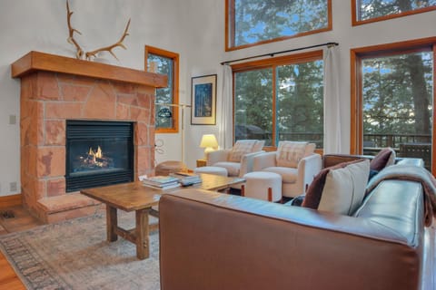Reduced Nightly Rates! Park City Cabin, Hot Tub, Fire Pit - Sleeps 14 Cabin in Summit Park