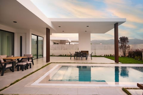 Property building, Swimming pool