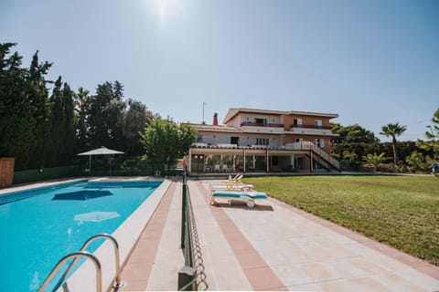 Property building, Day, Garden, Balcony/Terrace, Garden view, Pool view, Swimming pool, sunbed