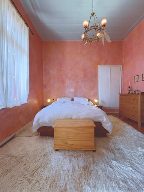 Bed, Photo of the whole room, Bedroom, wardrobe