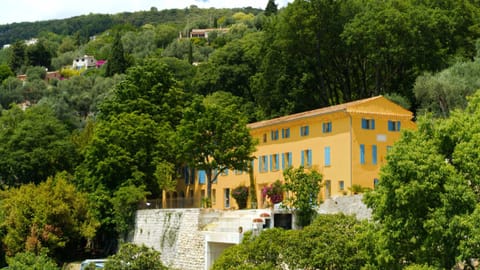 Property building, Natural landscape