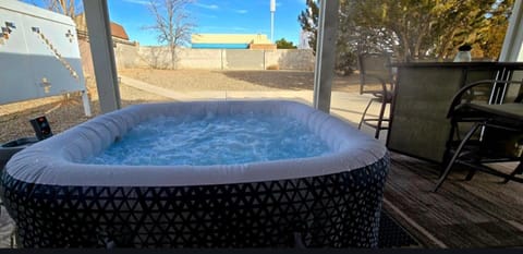 Hot Air Balloon Haven, Hot Tub, King Bed, Office, Foosball, Bball House in Albuquerque